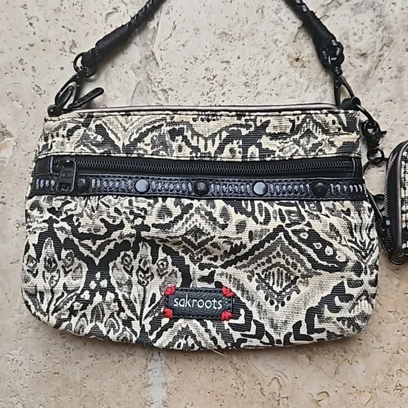 Saks Roots 2 in 1 Crossbody and Wallet with Rope Strap Bag - Picture 4 of 9